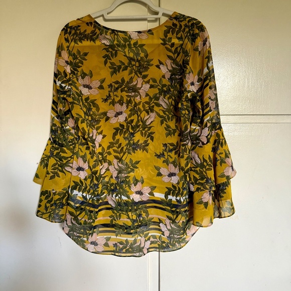 Cabi Spring Scene Yellow Floral Sheer Bell Sleeves Blouse Size Small - Picture 6 of 9